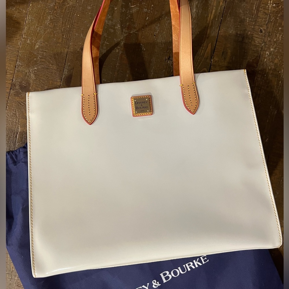 🌿LIKE NEW🌿Dooney & Bourke White Large Tote